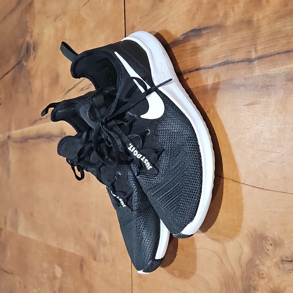Nike Freerunner Black and White Running Sneakers. Sz 9.5wms - Picture 2 of 6